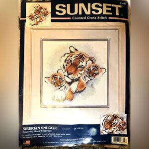 Sunset Siberian Snuggle Cross Stitch Kit - White and Brown